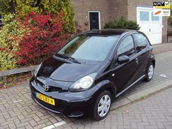 Zwart Gebruikt 2010 Toyota Aygo Comfort Hatchback | € 3.980 (Iets duurder)