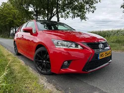 Rood Gebruikt 2015 Lexus CT200h Hatchback | € 10.995 (Eerlijke prijs)