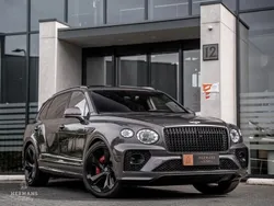 Grijs, metallic lak Gebruikt 2023 Bentley Bentayga SUV | € 269.950 (Eerlijke prijs)