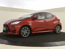 Rood Gebruikt 2024 Toyota Yaris Executive Hatchback | € 28.400 (Super prijs)
