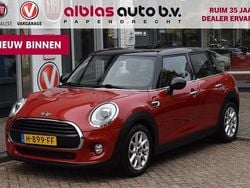 Rood Gebruikt 2017 Mini Cooper Hatchback | € 13.750 (Goede deal)