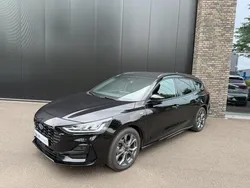 Zwart Gebruikt 2022 Ford Focus ST-Line Stationwagen | € 22.250 (Eerlijke prijs)