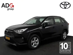 Zwart Gebruikt 2020 Toyota RAV4 Hybrid Active SUV | € 27.400 (Eerlijke prijs)