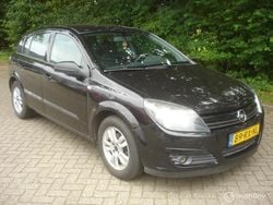 Zwart Gebruikt 2005 Opel Astra Enjoy Hatchback | € 675 (Super prijs)