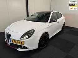 Wit, metallic lak Gebruikt 2017 Alfa Romeo Giulietta Super Hatchback | € 14.940 (Eerlijke prijs)