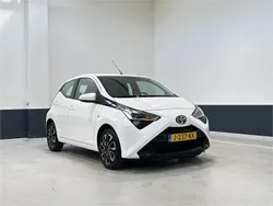Wit Gebruikt 2020 Toyota Aygo X-play Hatchback | € 12.949 (Goede deal)