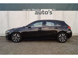 Zwart Gebruikt 2020 Mercedes A180 Style Sedan | € 16.900 (Iets duurder)