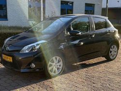 Zwart Gebruikt 2013 Toyota Yaris Hybrid Hatchback | € 7.450 (Eerlijke prijs)