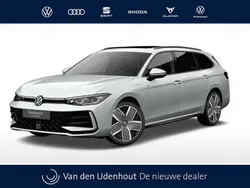 Grijs Gebruikt 2025 VW Passat R-line Edition Stationwagen | € 64.990