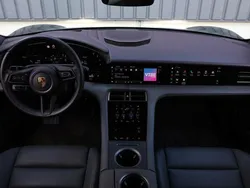 Grijs metallic Gebruikt 2021 Porsche Taycan Cross Turismo Sedan | € 85.000 (Eerlijke prijs)