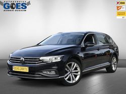 Blauw Gebruikt 2023 VW Passat Stationwagen | € 28.900 (Eerlijke prijs)
