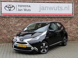 Zwart Gebruikt 2014 Toyota Aygo X-clusiv Hatchback | € 12.450 (Eerlijke prijs)