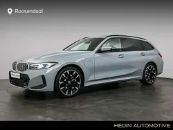 Grijs Nieuw 2024 BMW 330e M Sport Stationwagen | € 74.880