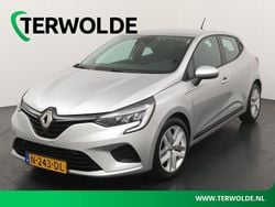Grijs Gebruikt 2021 Renault Clio V Zen Hatchback | € 12.945 (Eerlijke prijs)