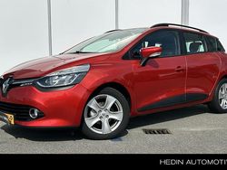 Rood Gebruikt 2016 Renault Clio GrandTour Expression Stationwagen | € 12.950 (Eerlijke prijs)