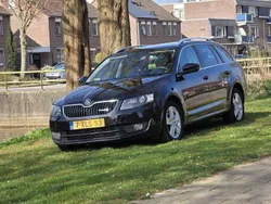 Zwart Gebruikt 2014 Skoda Octavia Stationwagen | € 6.700