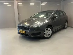 Grijs, metallic lak Gebruikt 2017 Ford Focus Trend Stationwagen | € 9.345 (Eerlijke prijs)