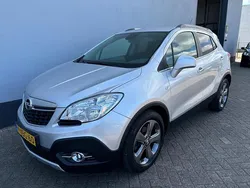 Grijs, metallic lak Gebruikt 2014 Opel Mokka Cosmo SUV | € 11.950 (Eerlijke prijs)