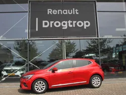 Rood Gebruikt 2023 Renault Clio V Intens Hatchback | € 19.820