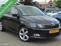 Zwart, metallic lak Gebruikt 2015 Skoda Fabia First Edition Stationwagen | € 9.450 (Eerlijke prijs)