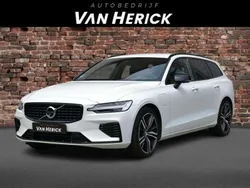Wit Gebruikt 2021 Volvo V60 R-Design Stationwagen | € 32.945 (Super prijs)