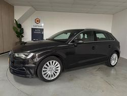 Zwart Gebruikt 2015 Audi A3 Sportback Attraction Hatchback | € 10.750 (Eerlijke prijs)
