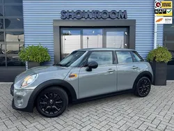 Grijs Gebruikt 2016 Mini ONE Business Hatchback | € 7.950 (Eerlijke prijs)