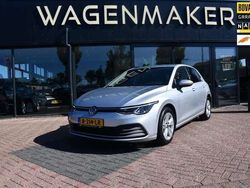 Grijs, metallic lak Gebruikt 2022 VW Golf VIII Life Hatchback | € 20.950 (Eerlijke prijs)