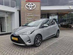 Grijs Gebruikt 2018 Toyota Yaris Hybrid Design Hatchback | € 15.700 (Eerlijke prijs)