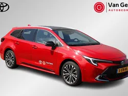 Rood Gebruikt 2024 Toyota Corolla Edition Stationwagen | € 37.999 (Iets duurder)