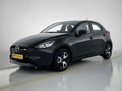 Jet black (zwart metallic) Gebruikt 2023 Mazda 2 Center-Line Hatchback | € 20.695 (Eerlijke prijs)