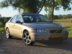 Beige Gebruikt 2005 Volvo S60 Kinetic Sedan | € 2.750 (Eerlijke prijs)