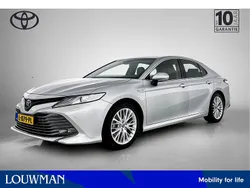 Zilver Gebruikt 2021 Toyota Camry Premium Sedan | € 37.950 (Iets duurder)