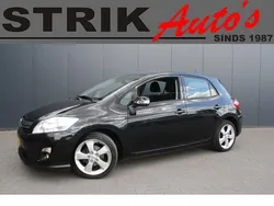 Zwart, metallic lak Gebruikt 2011 Toyota Auris Hatchback | € 4.989 (Eerlijke prijs)