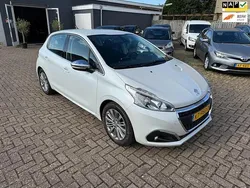 Wit Gebruikt 2016 Peugeot 208 Allure Hatchback | € 6.550 (Goede deal)