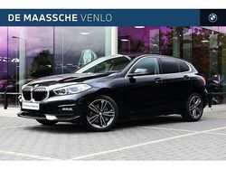 Zwart Gebruikt 2023 BMW 118 Sport Line Hatchback | € 25.495 (Eerlijke prijs)