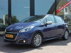 Blauw Gebruikt 2016 Peugeot 208 Premium Hatchback | € 7.750 (Eerlijke prijs)