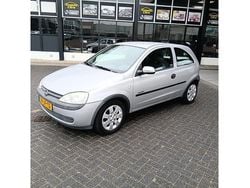 Grijs Gebruikt 2002 Opel Corsa Comfort Hatchback | € 1.275 (Eerlijke prijs)