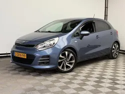 Blauw Gebruikt 2015 Kia Rio Hatchback | € 6.975 (Eerlijke prijs)