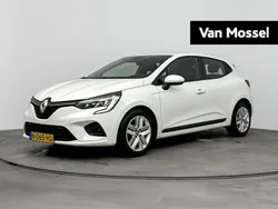 Wit Gebruikt 2021 Renault Clio V Zen Hatchback | € 13.435 (Eerlijke prijs)
