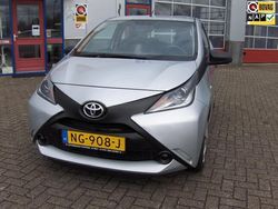 Grijs Gebruikt 2017 Toyota Aygo Hatchback | € 7.750 (Eerlijke prijs)