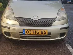 Goud Gebruikt 2001 Toyota Yaris Verso Sol MPV | € 3.000 (Goede deal)