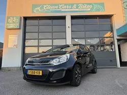 Zwart Gebruikt 2014 Kia Rio Hatchback | € 6.450 (Goede deal)