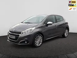 Grijs Gebruikt 2018 Peugeot 208 GT-line Hatchback | € 9.950 (Eerlijke prijs)