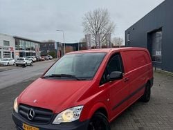 Rood Gebruikt 2011 Mercedes 320 Sedan | € 4.250