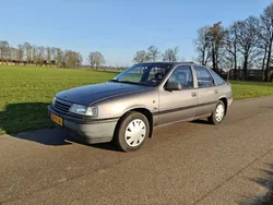 Grijs Gebruikt 1991 Opel Vectra Hatchback | € 1.950
