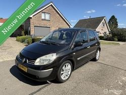 Zwart Gebruikt 2004 Renault Scénic II Luxe MPV | € 1.750 (Eerlijke prijs)