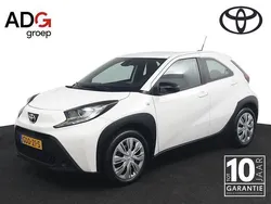 Wit Gebruikt 2024 Toyota Aygo Play Hatchback | € 17.950 (Eerlijke prijs)