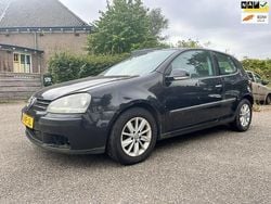 Zwart Gebruikt 2004 VW Golf IV Hatchback | € 999 (Goede deal)
