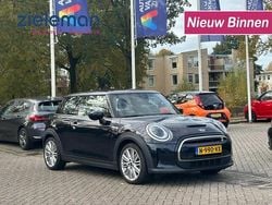 Blauw Gebruikt 2022 Mini Cooper Business Hatchback | € 17.345 (Goede deal)